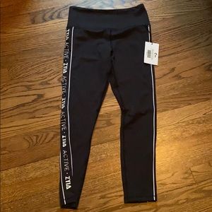 Zyia Legging